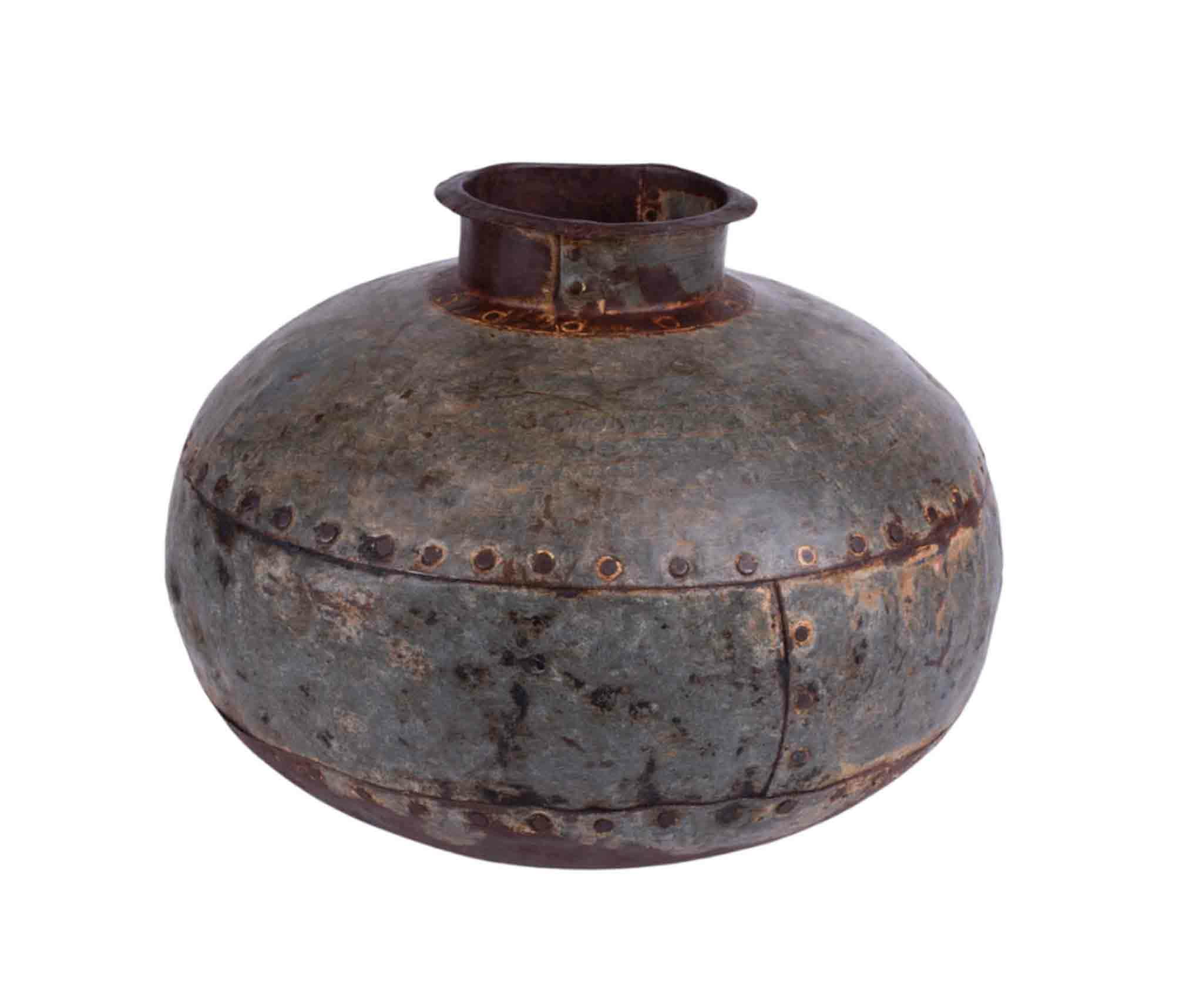 Wazon metalowy Belldeco Brocante – Stary Nitowany Dzban